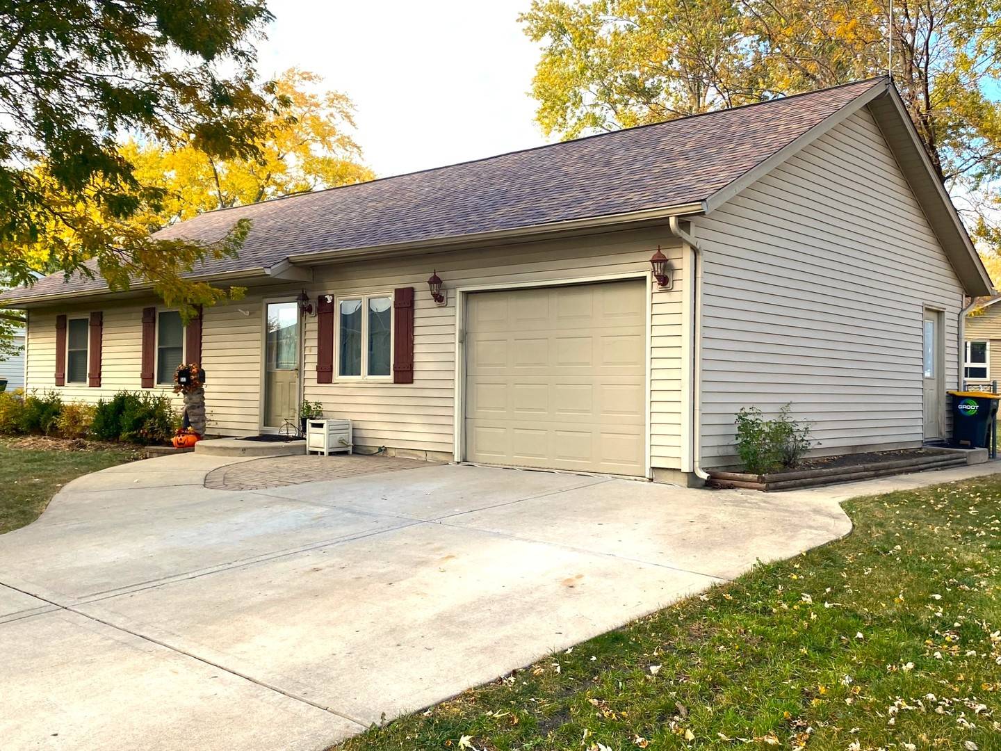 Streamwood, IL 60107,502 Lacy AVE