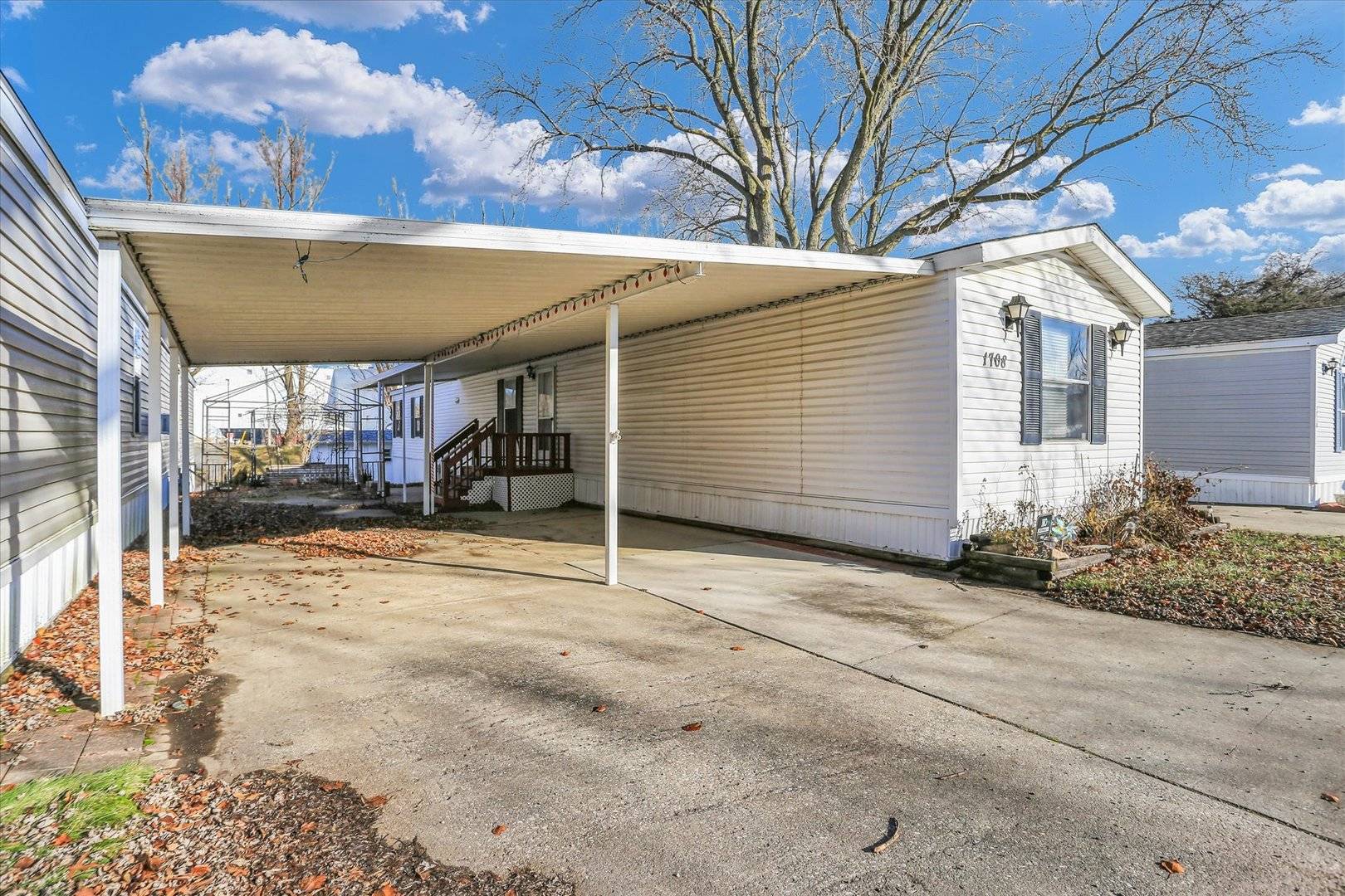 Urbana, IL 61802,1708 Wilson RD