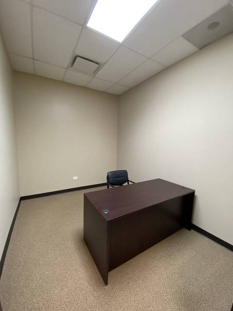 Yorkville, IL 60560,201 E Veterans Pkwy #15