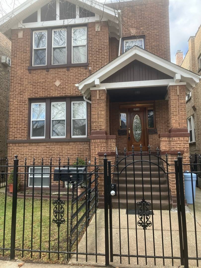 Chicago, IL 60618,3938 N Lawndale AVE #1