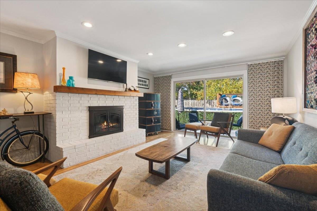 Lake Bluff, IL 60044,222 W Scranton AVE