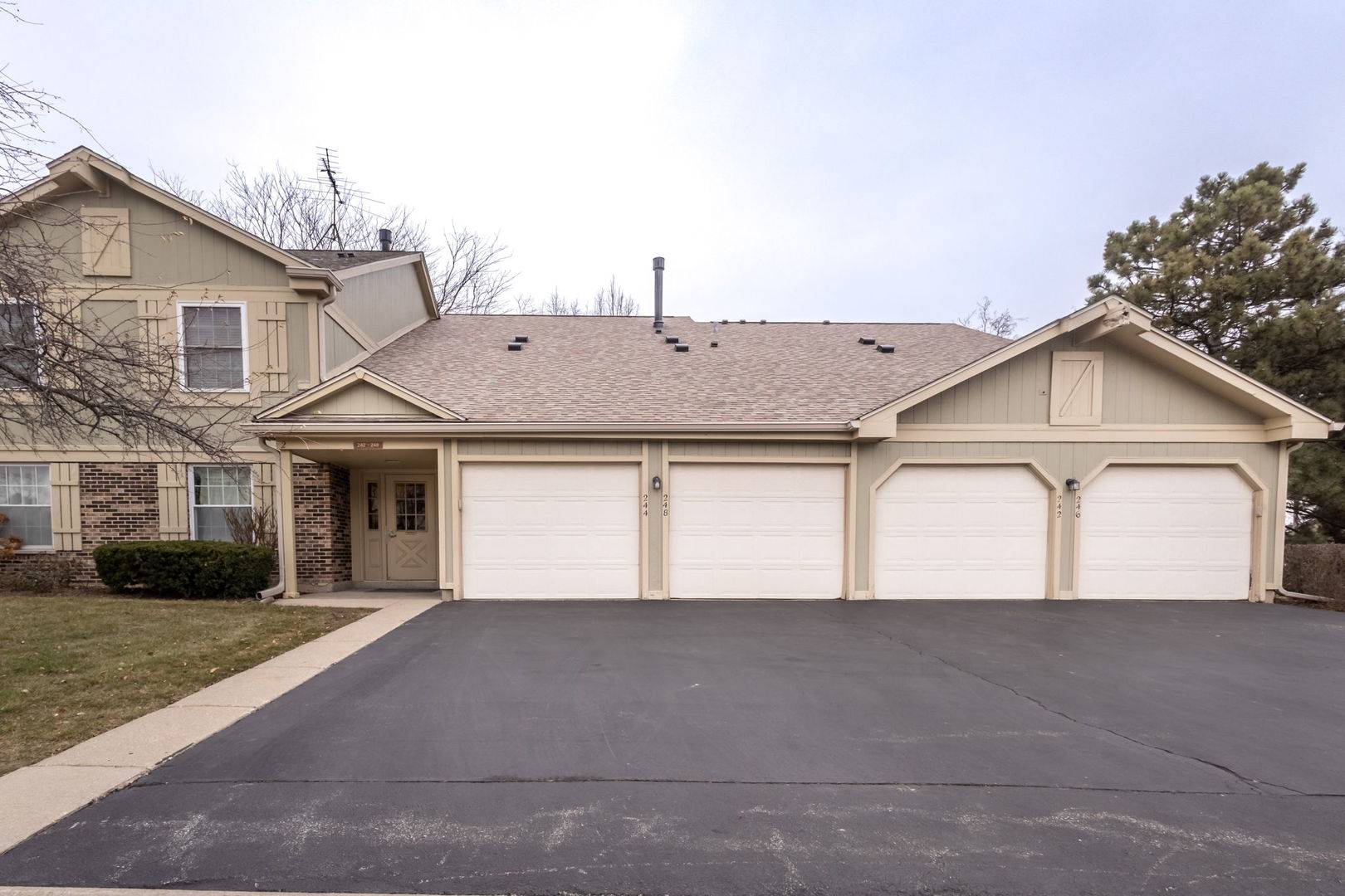 Buffalo Grove, IL 60089,246 Thornapple CT #1-10-2