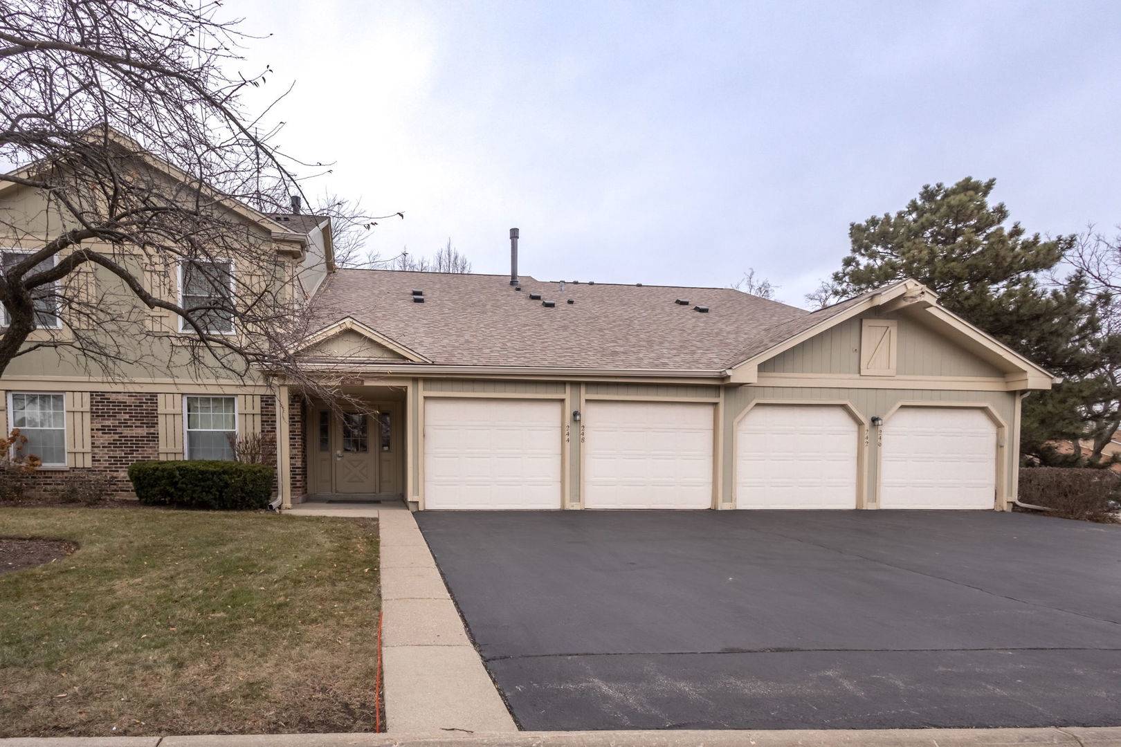 Buffalo Grove, IL 60089,246 Thornapple CT #1-10-2