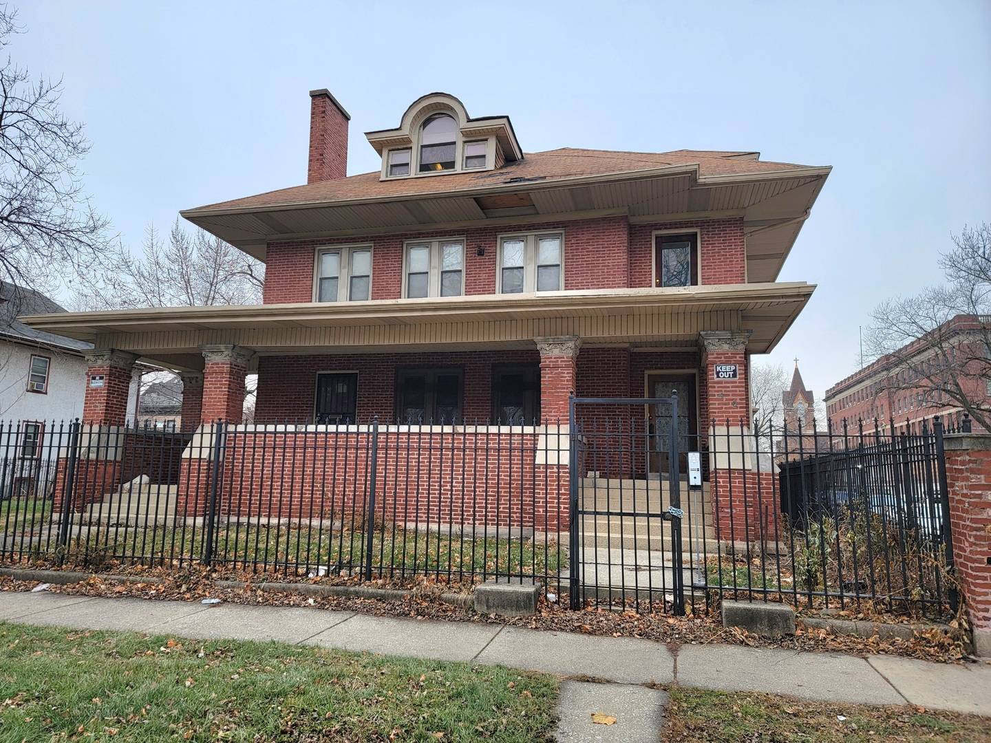 Chicago, IL 60644,446 N Pine AVE