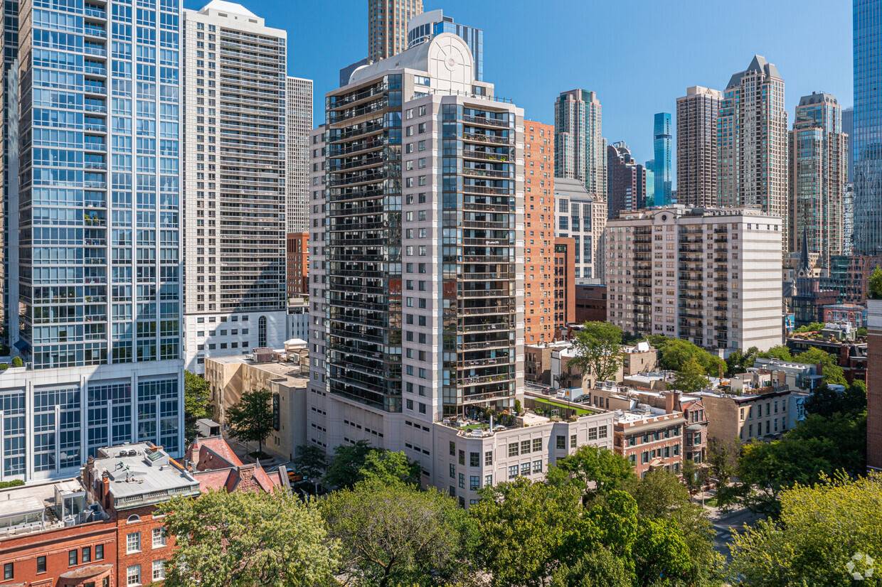 Chicago, IL 60610,33 W Delaware PL #1E