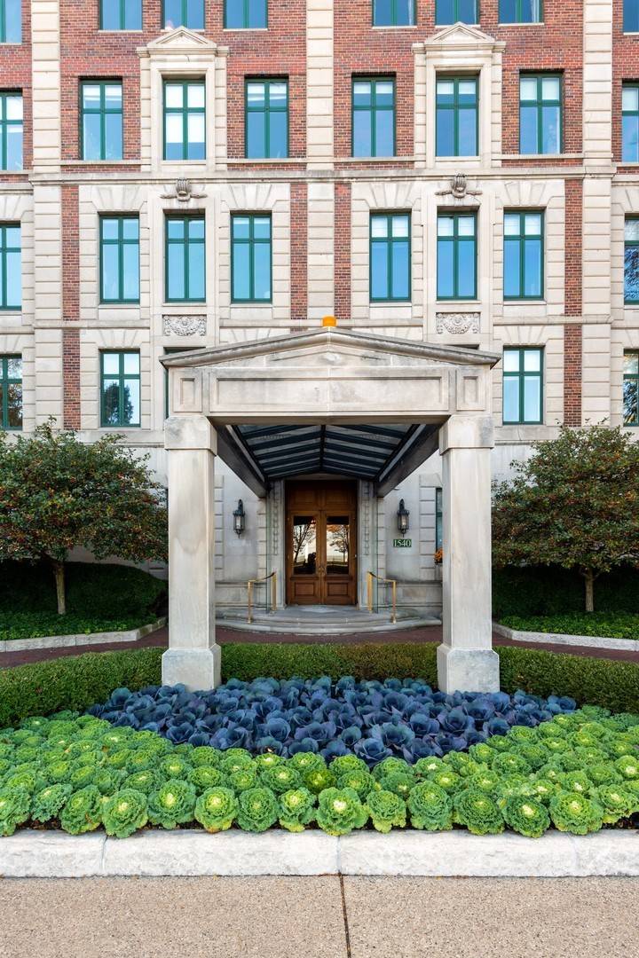 Chicago, IL 60610,1540 N LAKE SHORE DR #2N