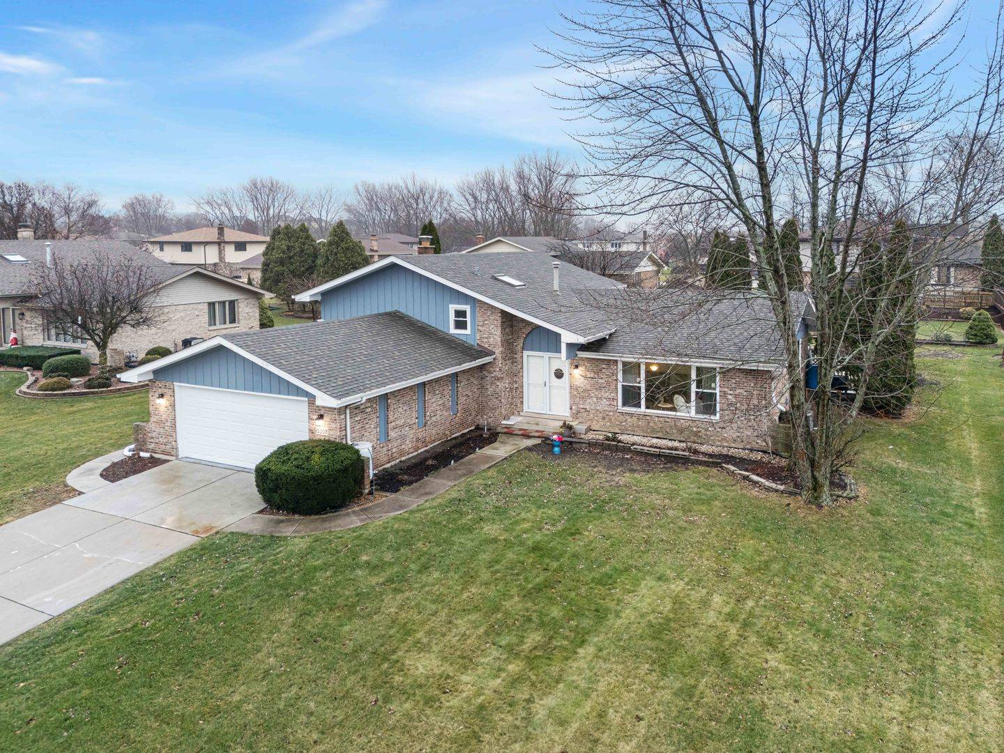 Homer Glen, IL 60491,13307 W Woodland DR