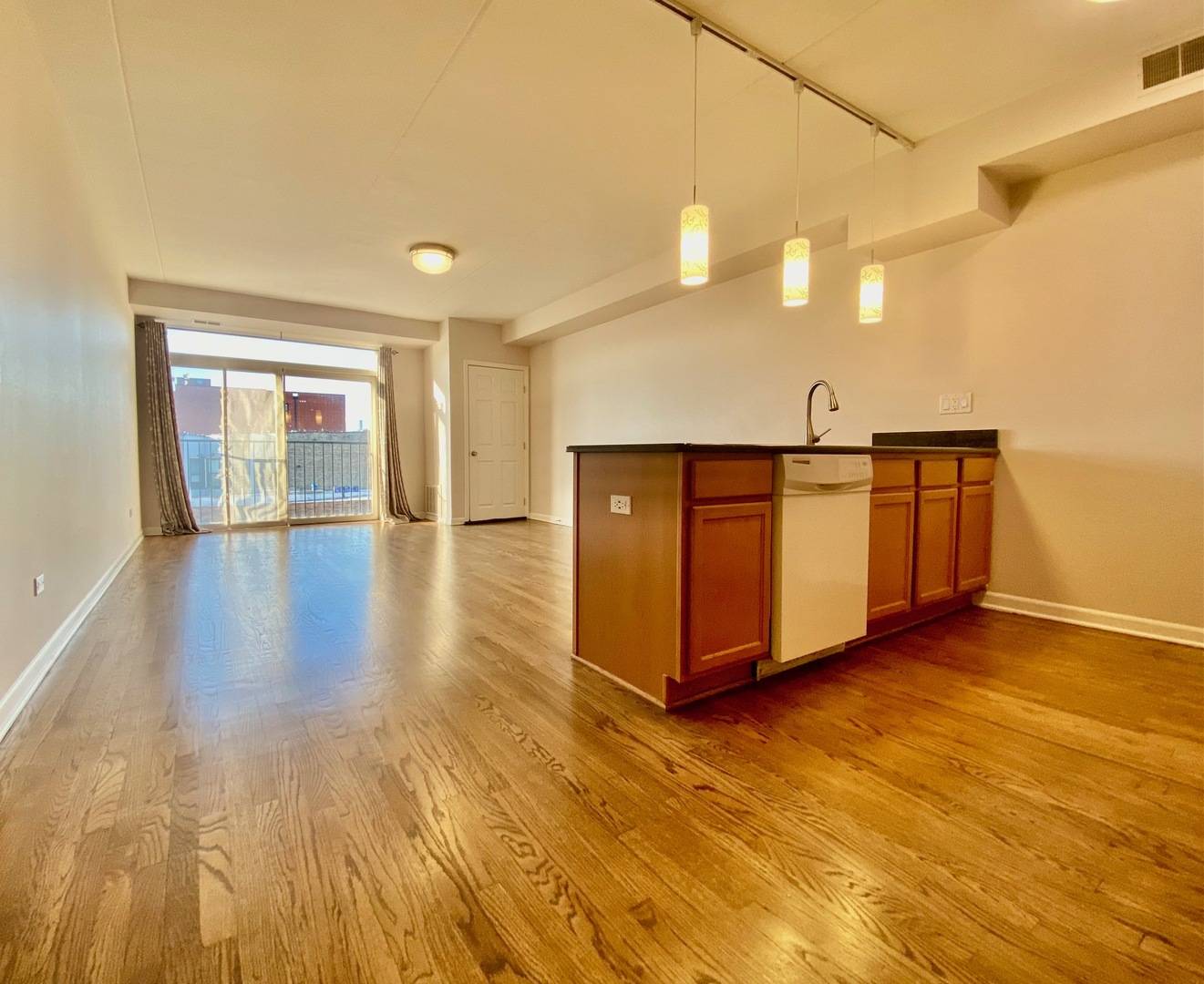 Chicago, IL 60616,3000 S WENTWORTH AVE #4B