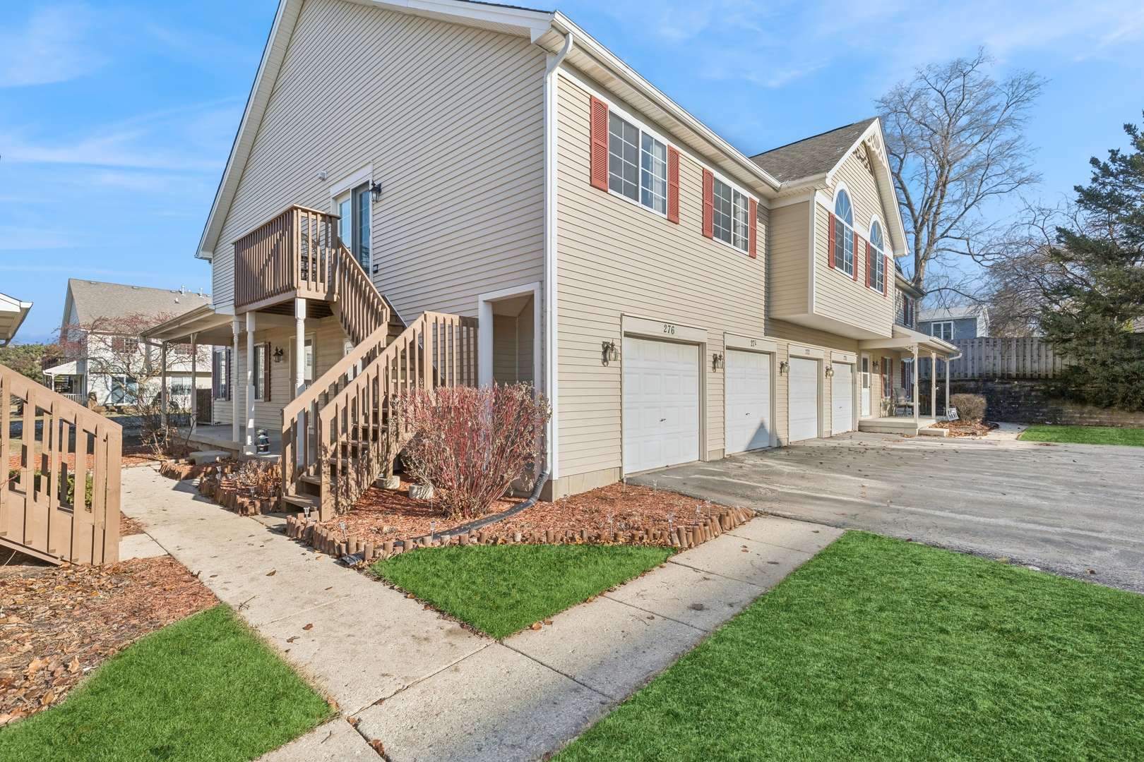 Lake In The Hills, IL 60156,276 Village Creek DR #276