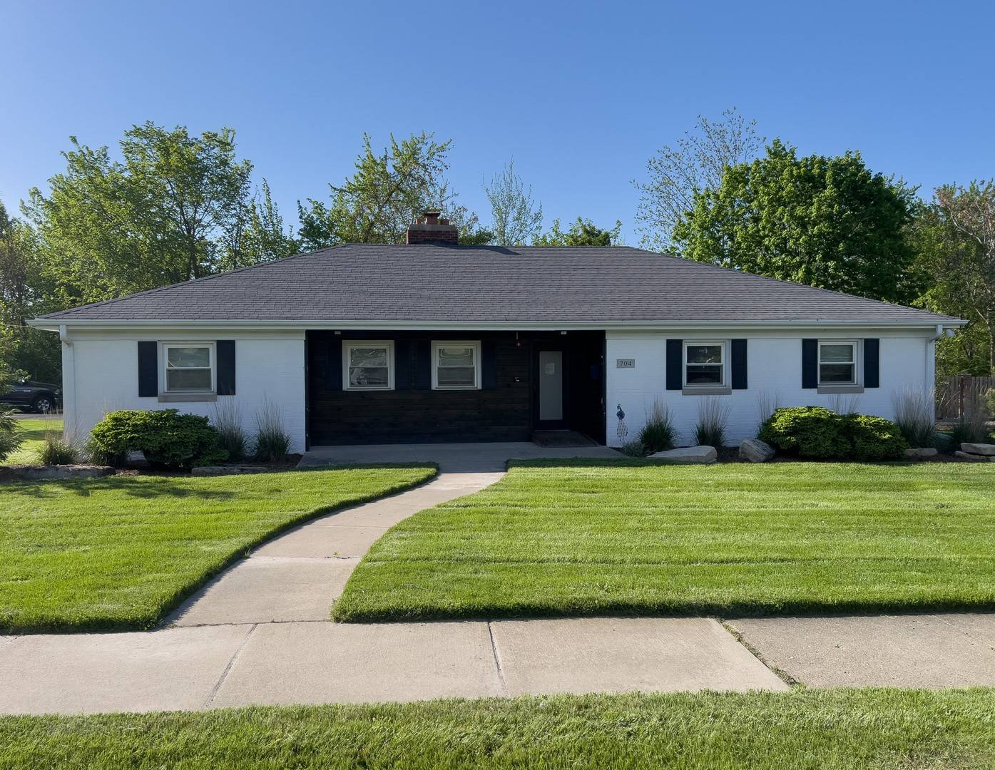 Lockport, IL 60441,704 E 9th ST