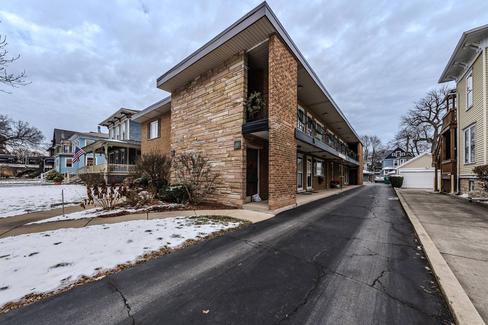 Oak Park, IL 60302,118 Clinton AVE #1A