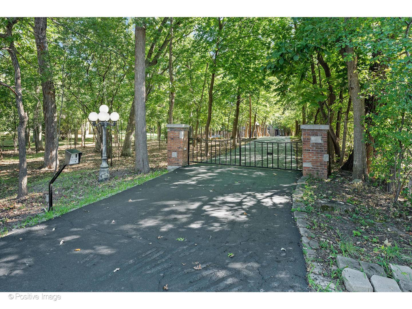 Oak Brook, IL 60523,3615 MADISON ST