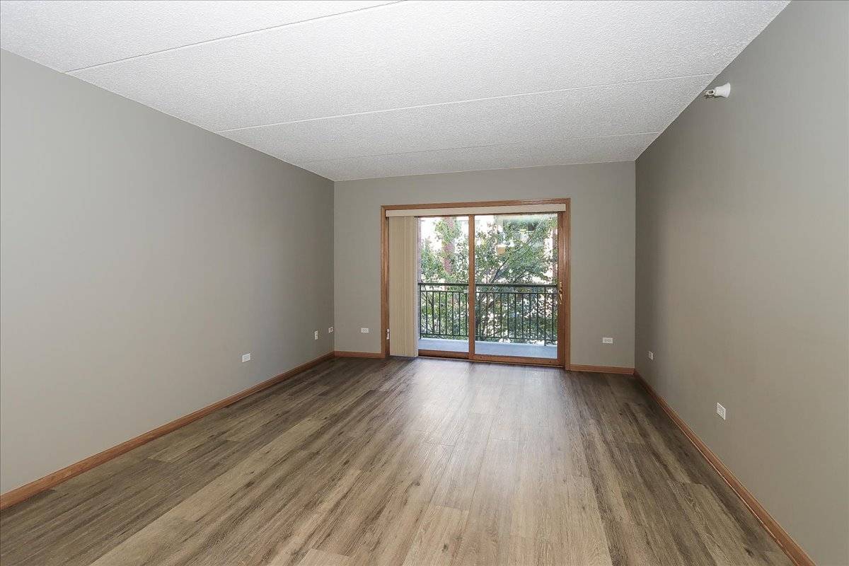 Mount Prospect, IL 60056,20 S Main ST #302