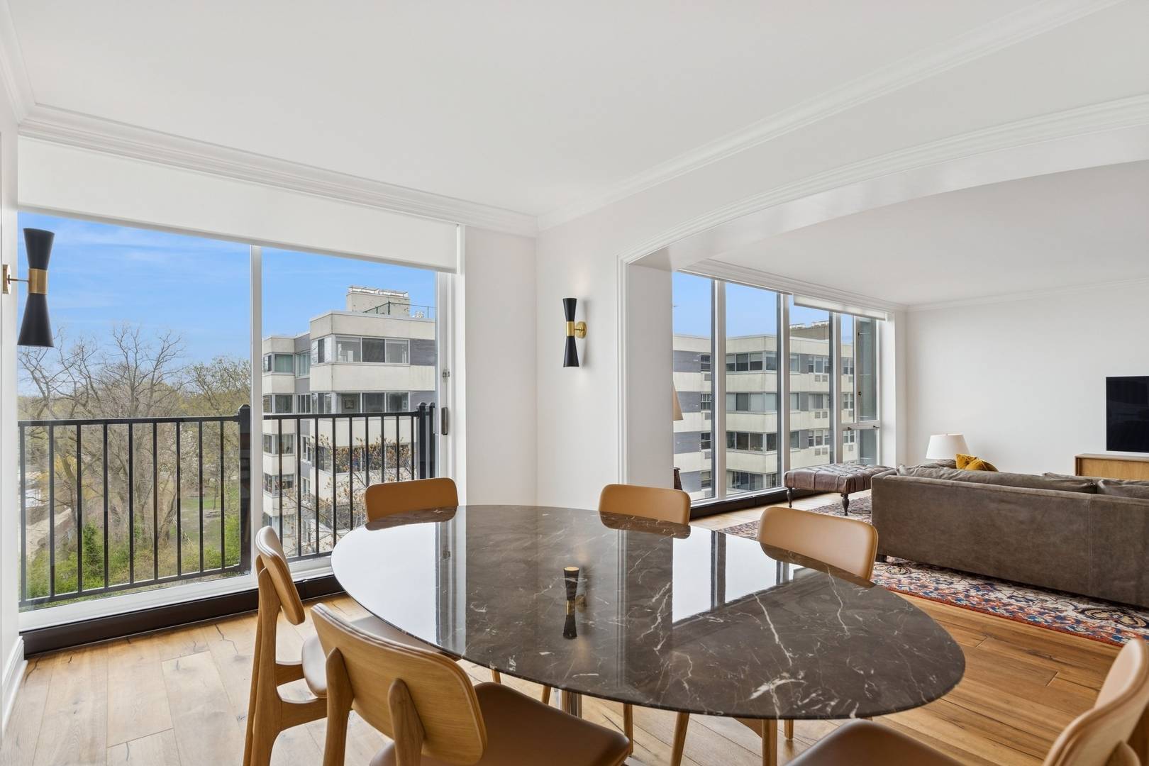 Wilmette, IL 60091,1420 Sheridan RD #8A
