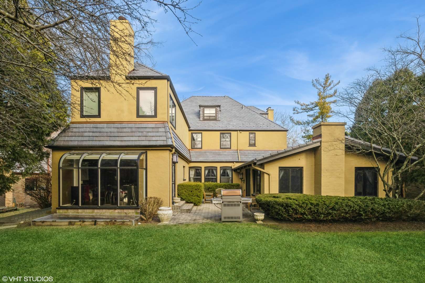 Highland Park, IL 60035,332 N Deere Park DR W