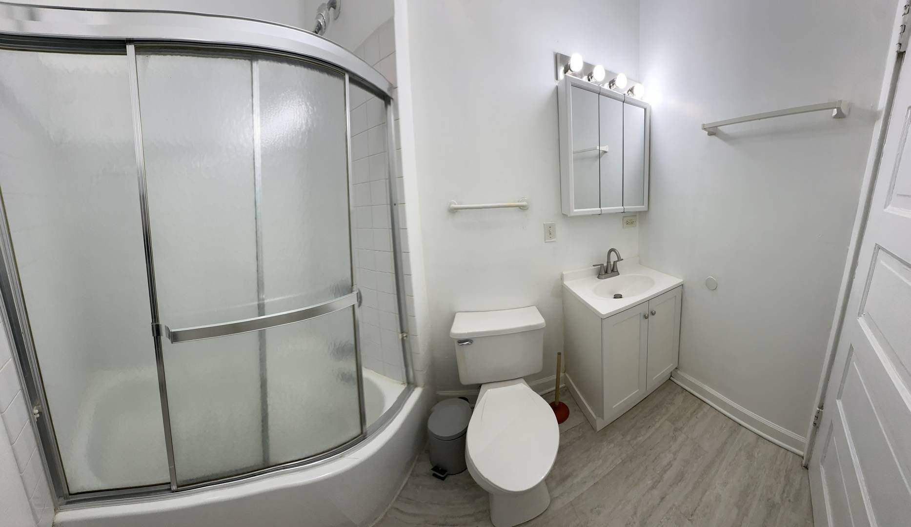 Chicago, IL 60612,1011 S Oakley BLVD #2F