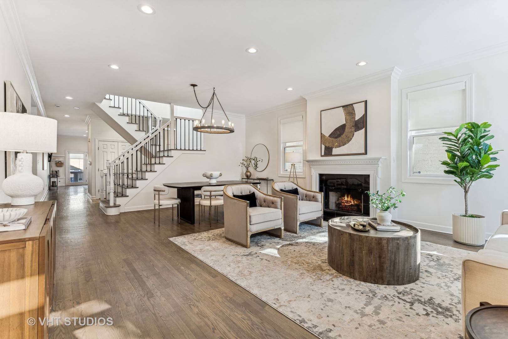 Chicago, IL 60614,1908 W Dickens AVE