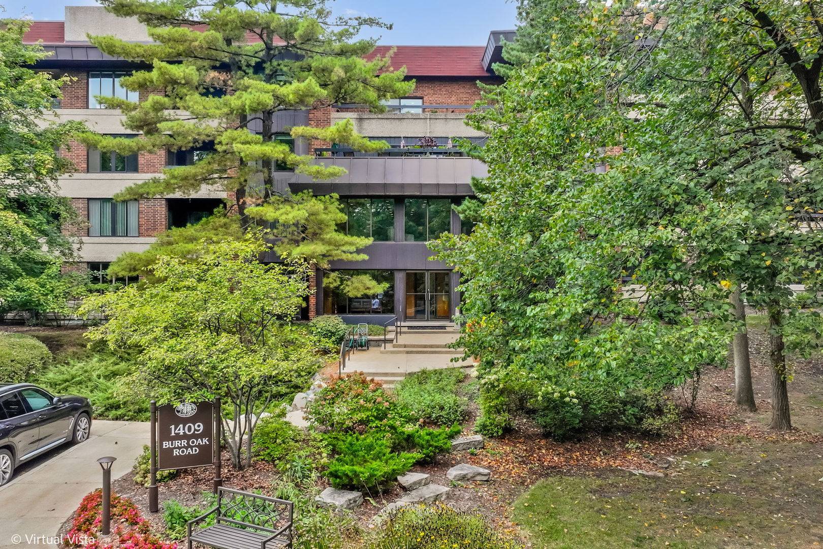 Hinsdale, IL 60521,1409 Burr Oak RD #414A