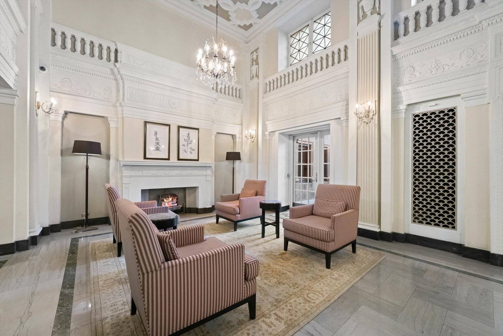 Chicago, IL 60657,3530 N Lake Shore DR #12B