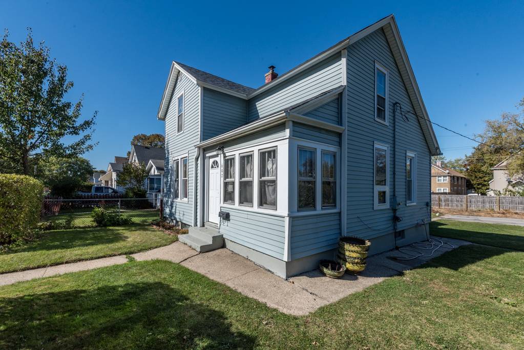 Waukegan, IL 60085,602 May ST