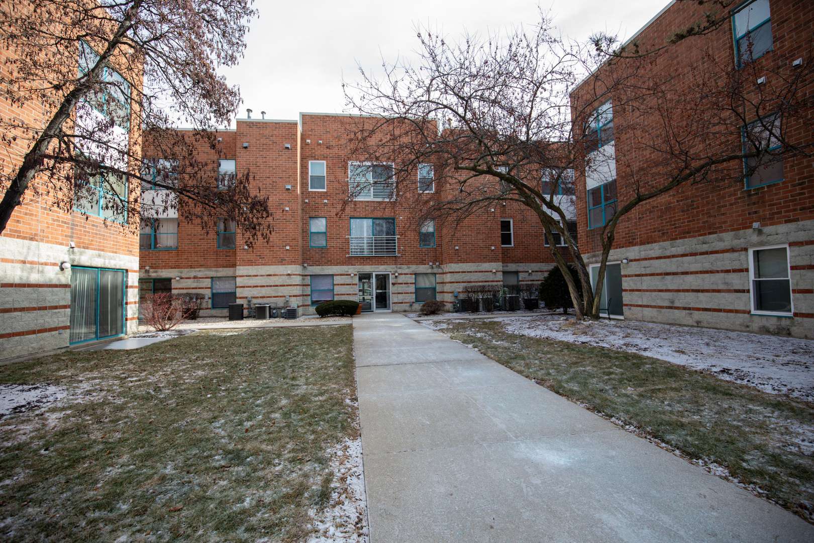 Rolling Meadows, IL 60008,3275 KIRCHOFF RD #333