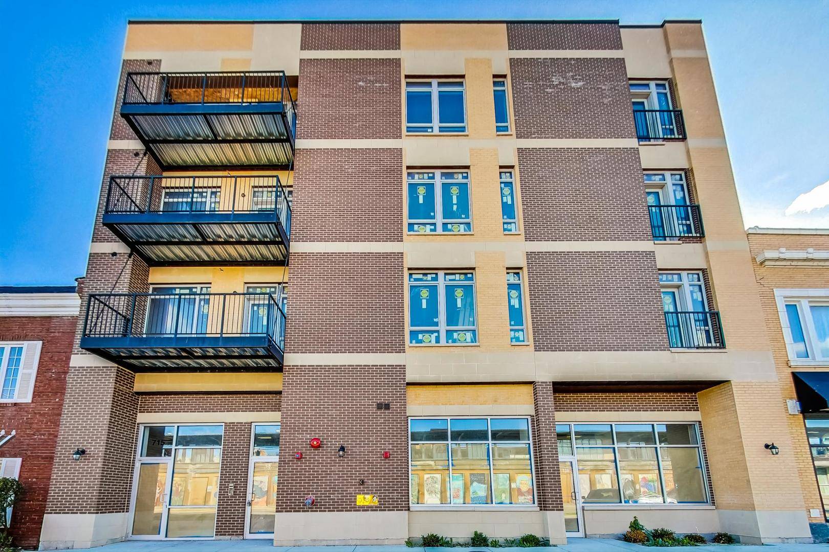 Oak Park, IL 60302,715 South BLVD #404