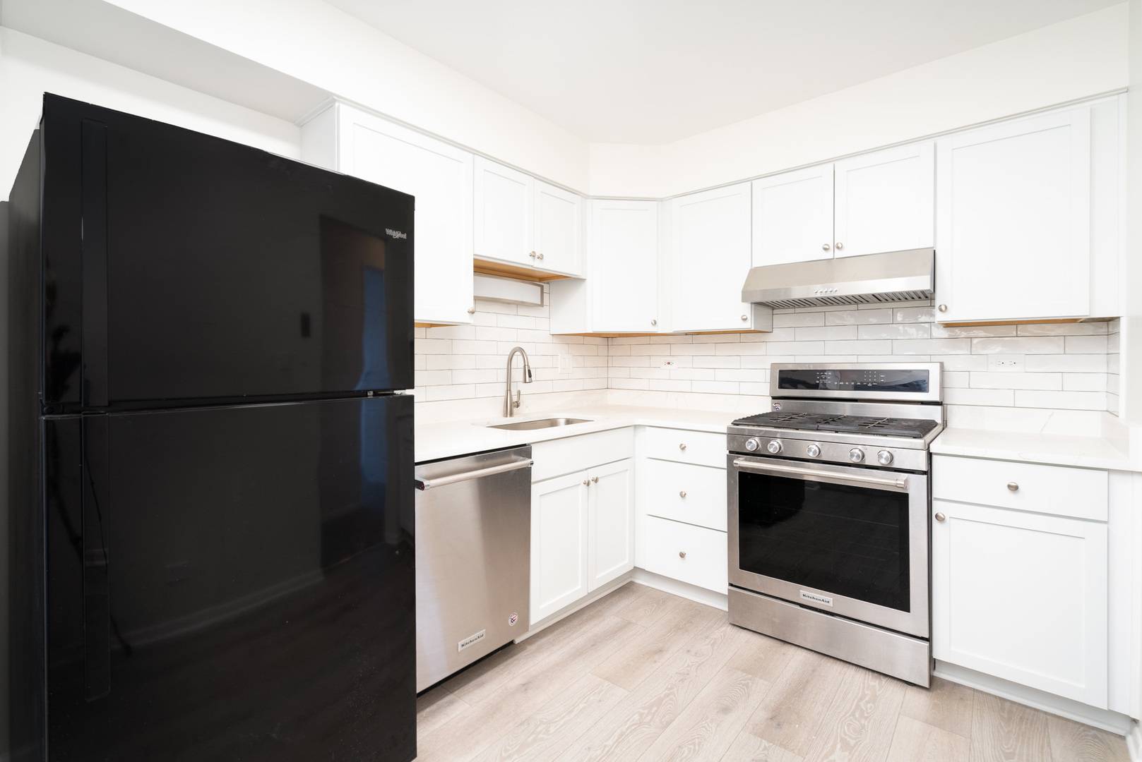 Downers Grove, IL 60516,7401 Blackburn AVE #205