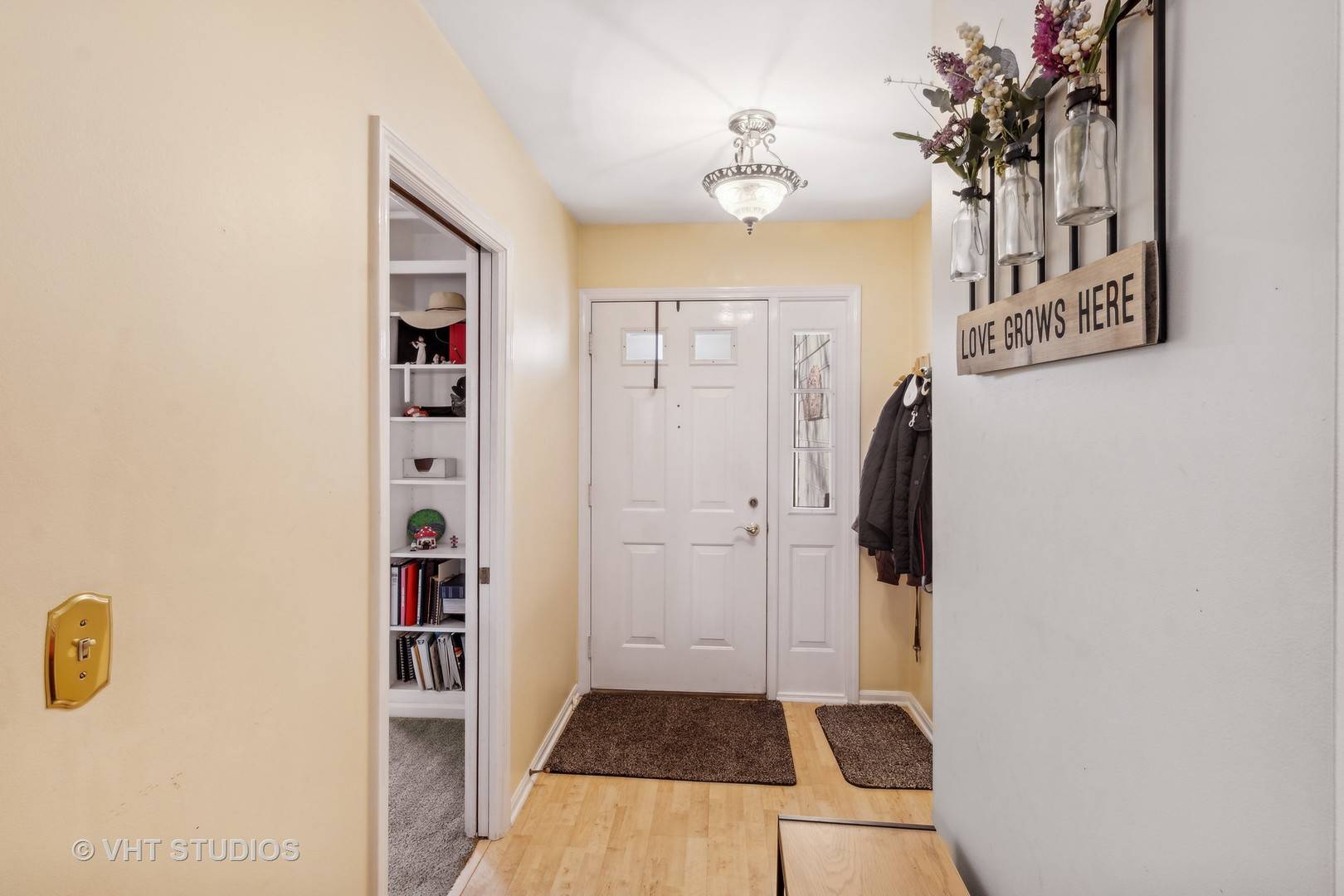 St. Charles, IL 60174,77 Whittington CRSE
