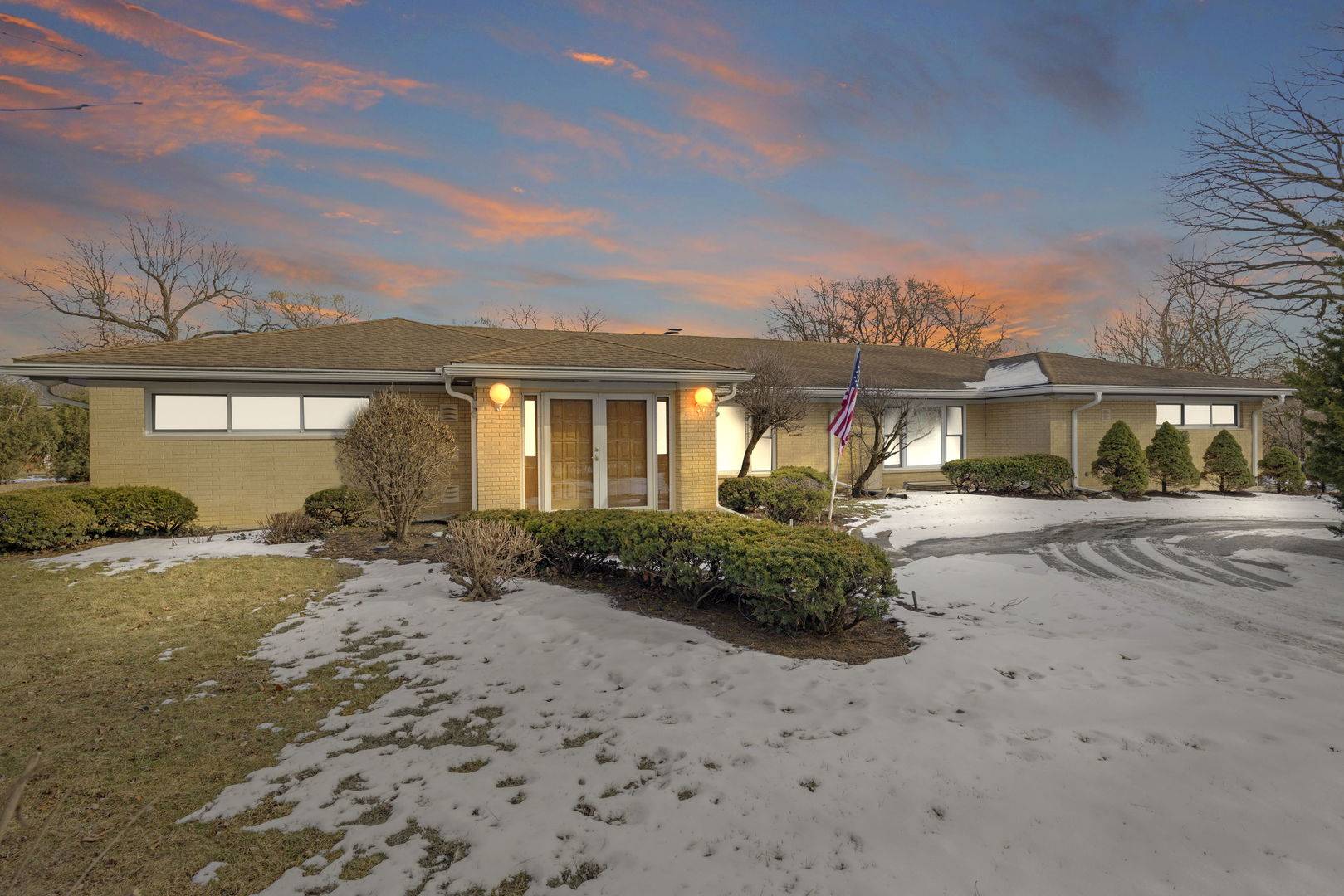 Oak Brook, IL 60523,41 Windsor DR