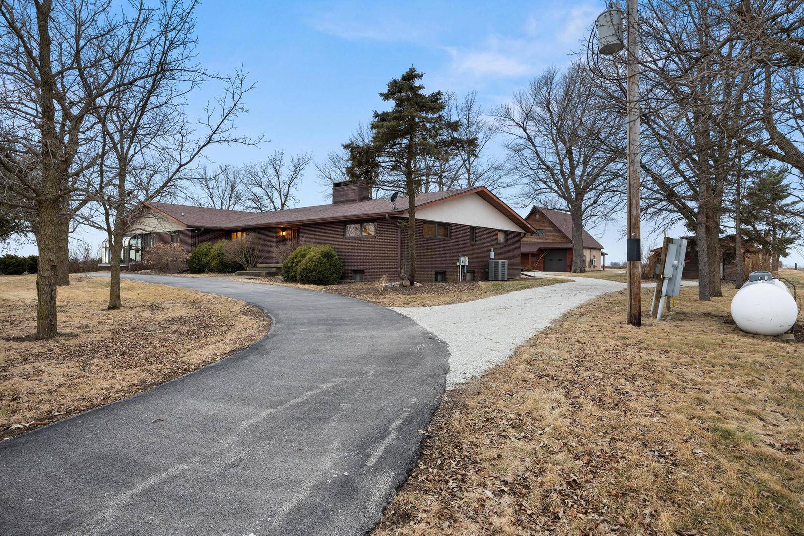 Cropsey, IL 61731,1785 N 2300 East RD