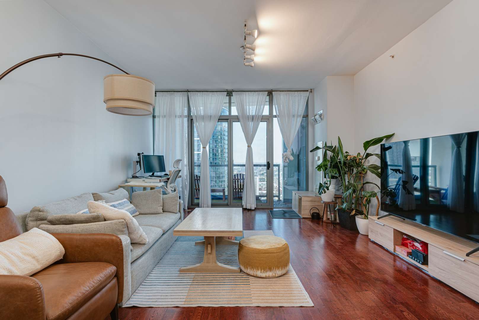Chicago, IL 60605,1235 S Prairie AVE #2808