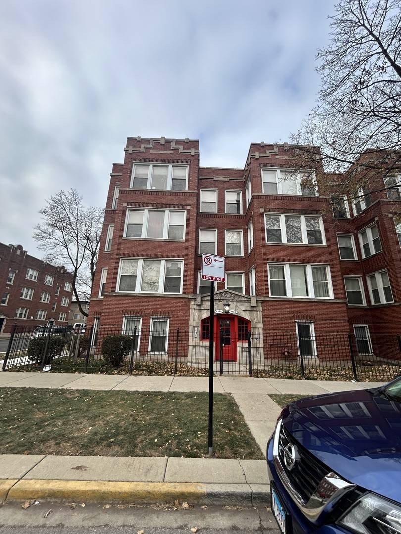 Chicago, IL 60649,6758 S Clyde AVE #2
