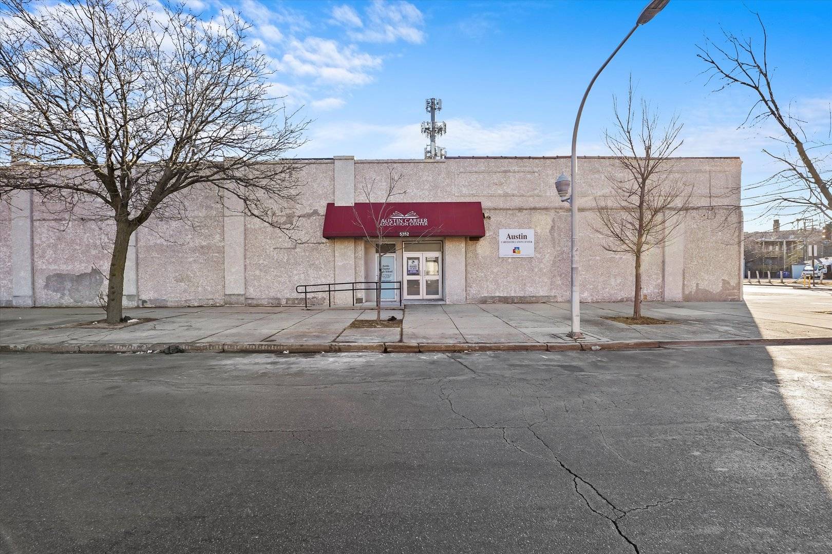Chicago, IL 60651,5352 W Chicago AVE