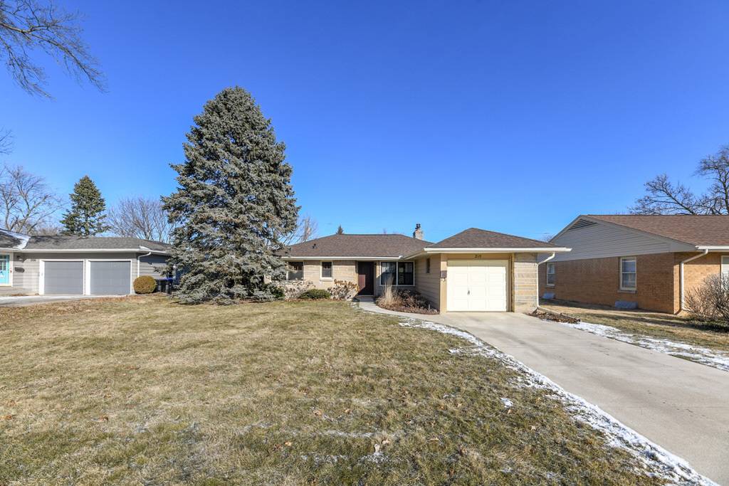 Bloomington, IL 61701,2110 E Taylor