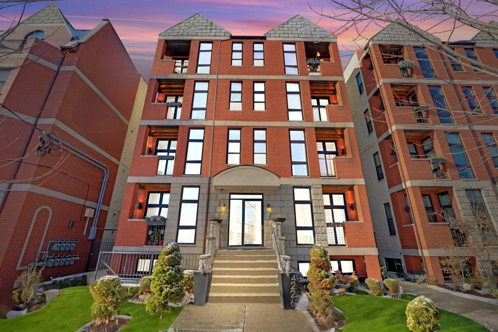 Chicago, IL 60653,4226 S Ellis AVE #1B