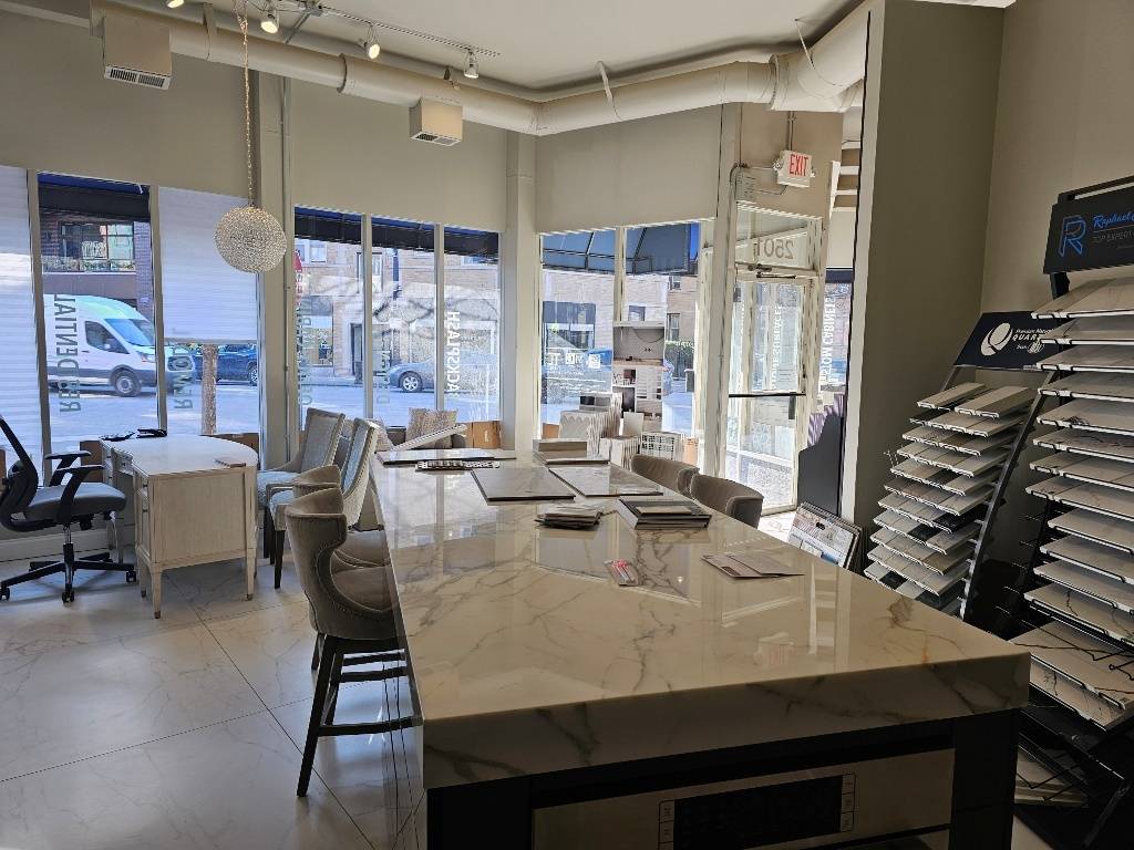 Chicago, IL 60614,2501 N Lincoln AVE