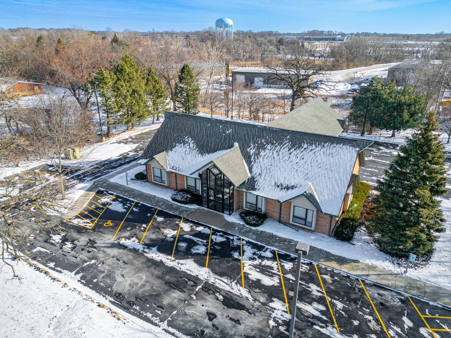 Woodstock, IL 60098,1745 S Eastwood DR