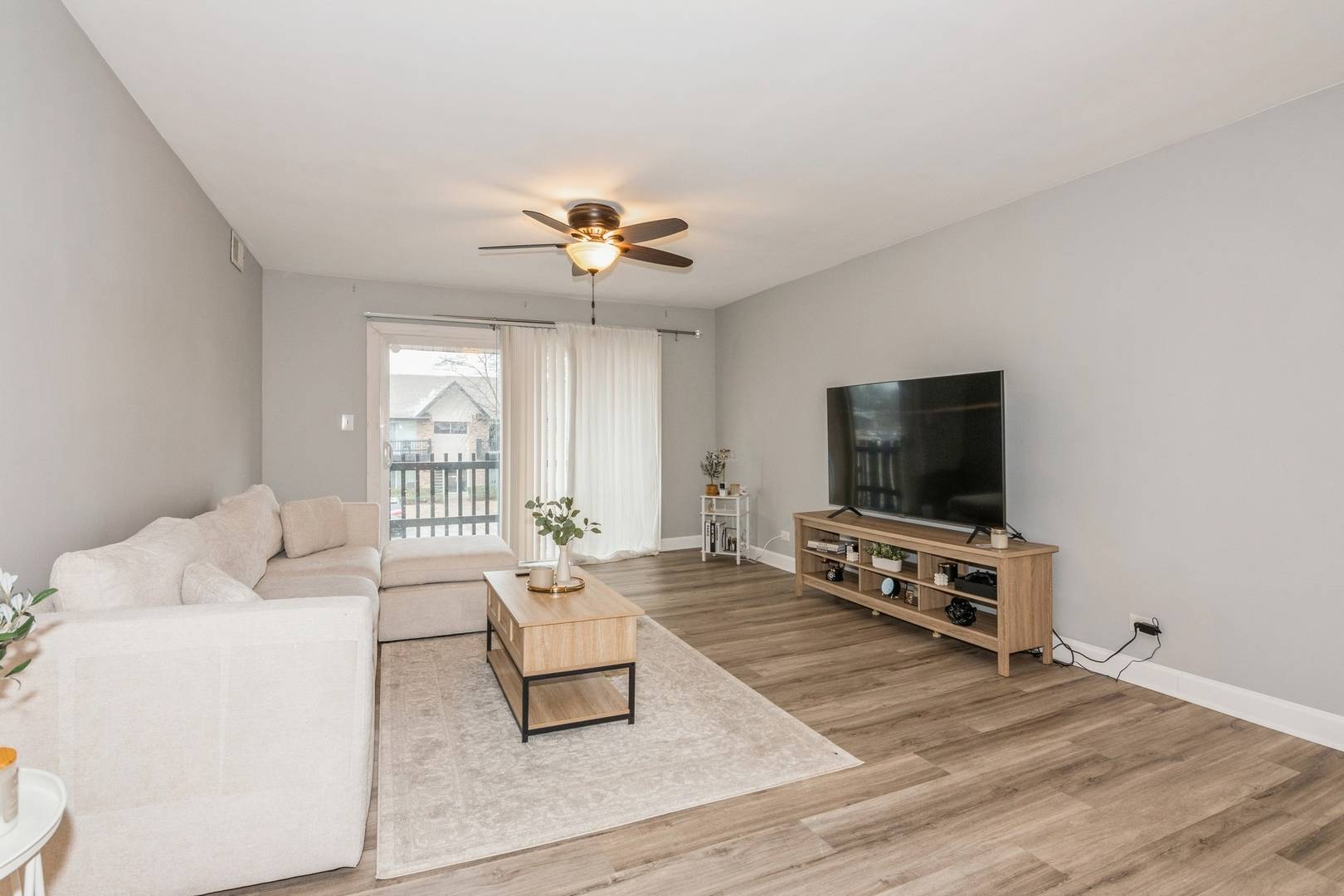 Willowbrook, IL 60527,5 A Kingery Quarter #202