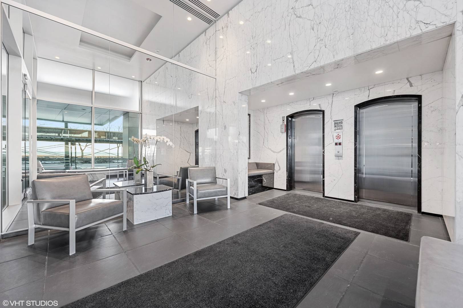 Chicago, IL 60610,1300 N Lake Shore DR #18D