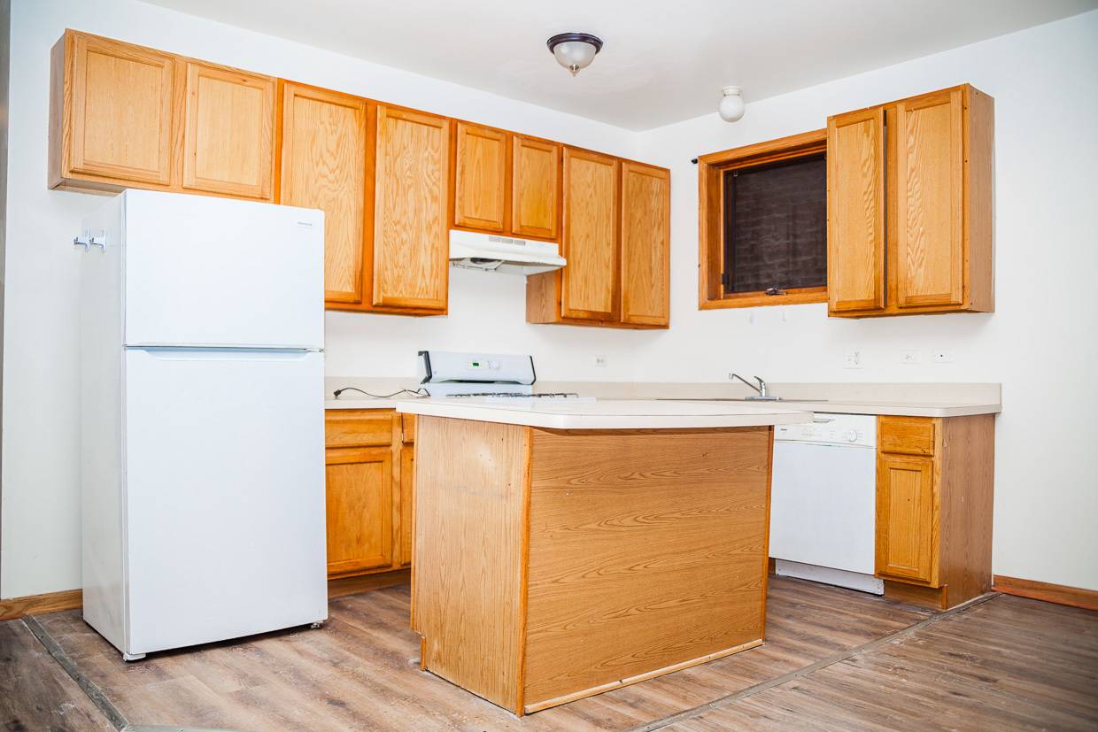 Chicago, IL 60624,306 N Hamlin AVE #1
