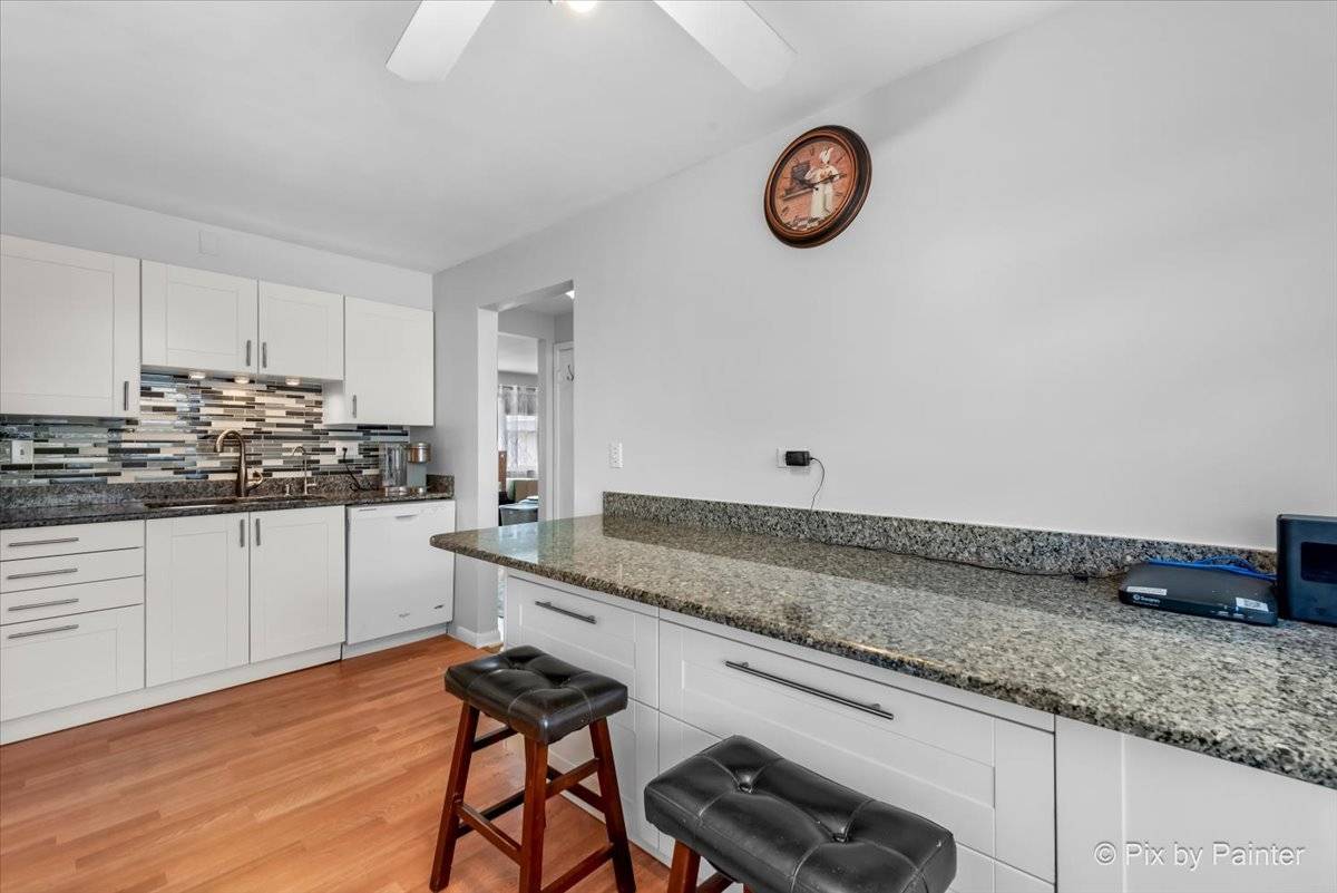 Chicago, IL 60707,6964 W DIVERSEY AVE #9