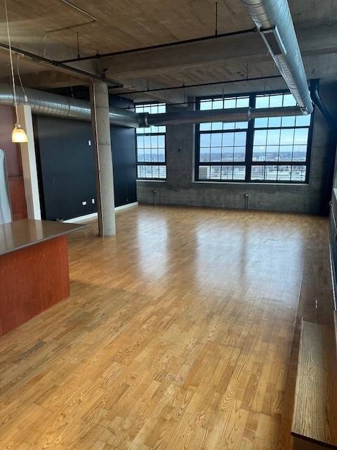 Chicago, IL 60618,3963 W Belmont AVE #612