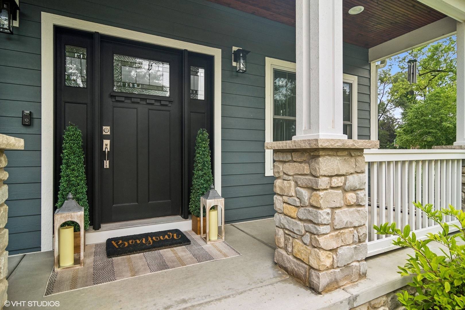 Arlington Heights, IL 60004,1207 N Chicago AVE