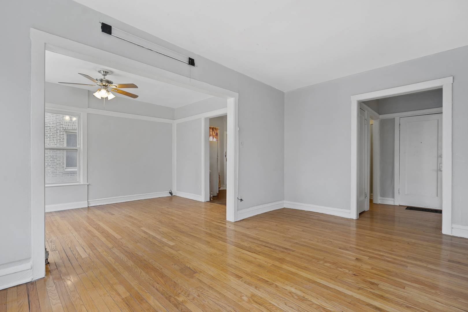 Chicago, IL 60626,1701 W Wallen AVE #1A