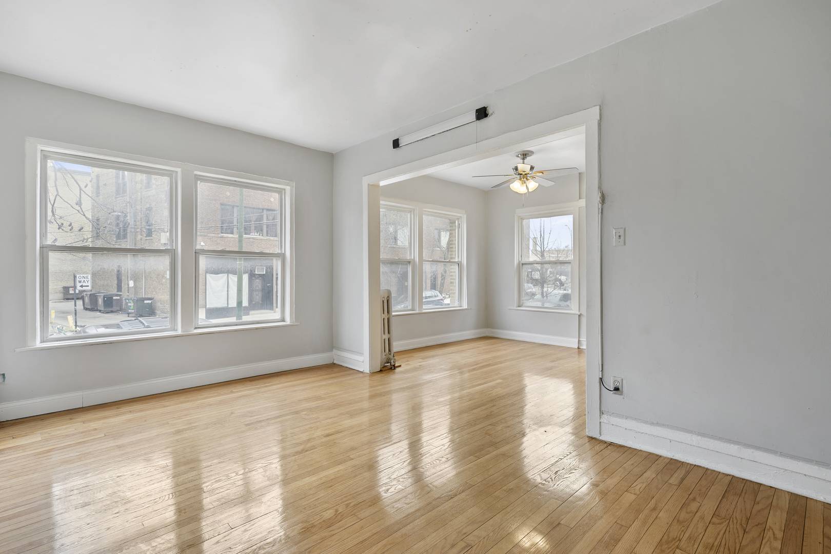 Chicago, IL 60626,1701 W Wallen AVE #1A