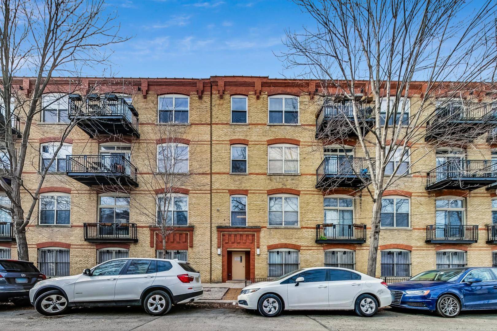 Chicago, IL 60647,1740 N MAPLEWOOD AVE #109