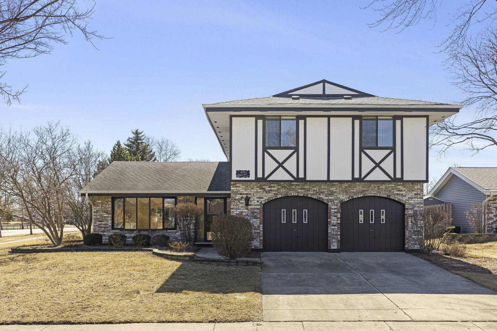 Bloomingdale, IL 60108,190 Bourne LN