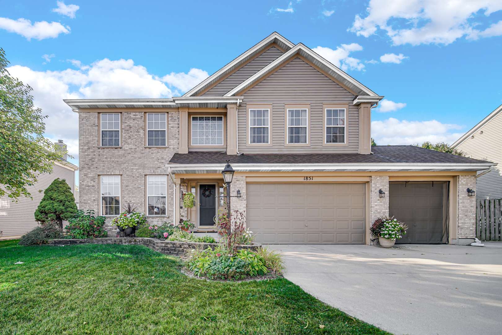 Algonquin, IL 60102,1851 Highmeadow LN