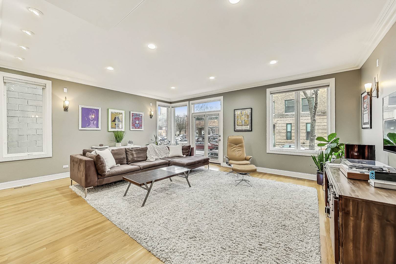 Chicago, IL 60614,2442 N Southport AVE #1N