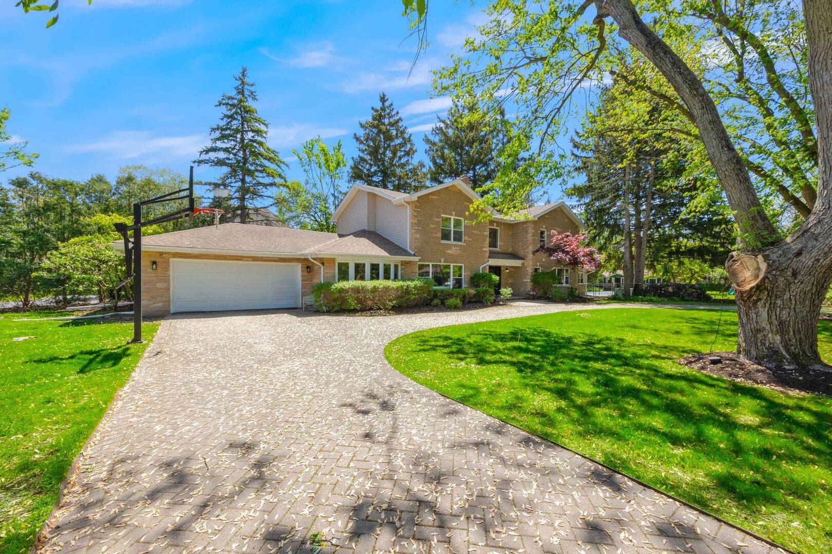 Glenview, IL 60025,1437 Central Pkwy
